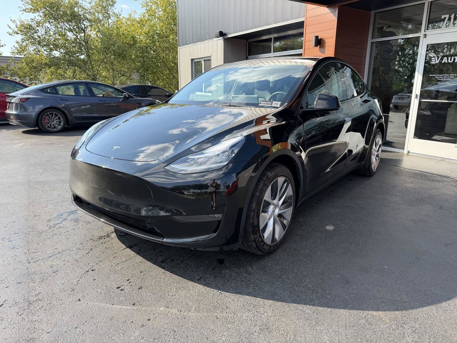 Used 2023 Tesla Model Y Long Range AWD/4WD image 4