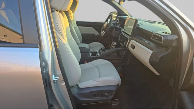 Used 2026 Toyota Tacoma Limited w/ Tow Tech Package AWD/4WD image 9