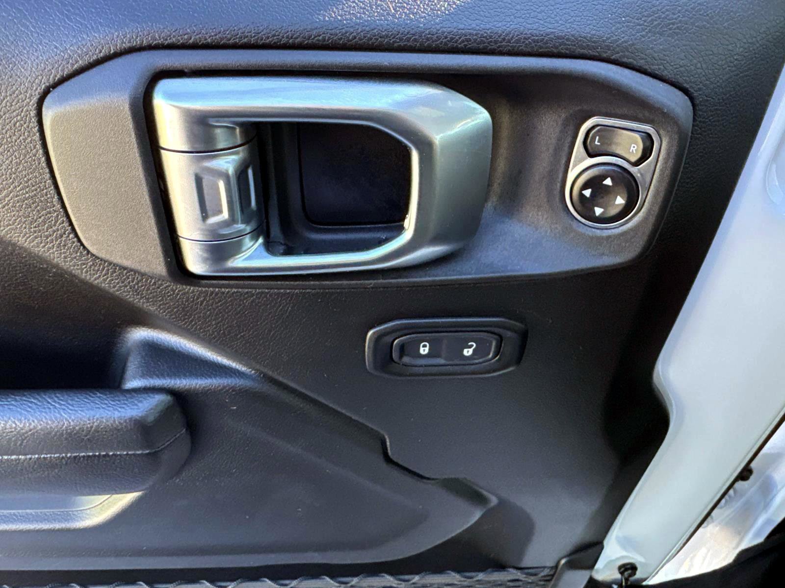 Used 2024 Jeep Wrangler Unlimited w/ Convenience Group image 11