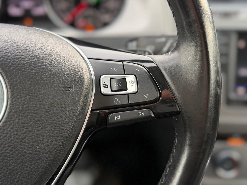 Used 2017 Volkswagen Golf Wolfsburg Edition image 8