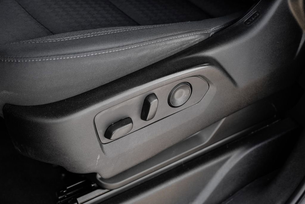 Used 2023 Chevrolet Suburban LS image 32