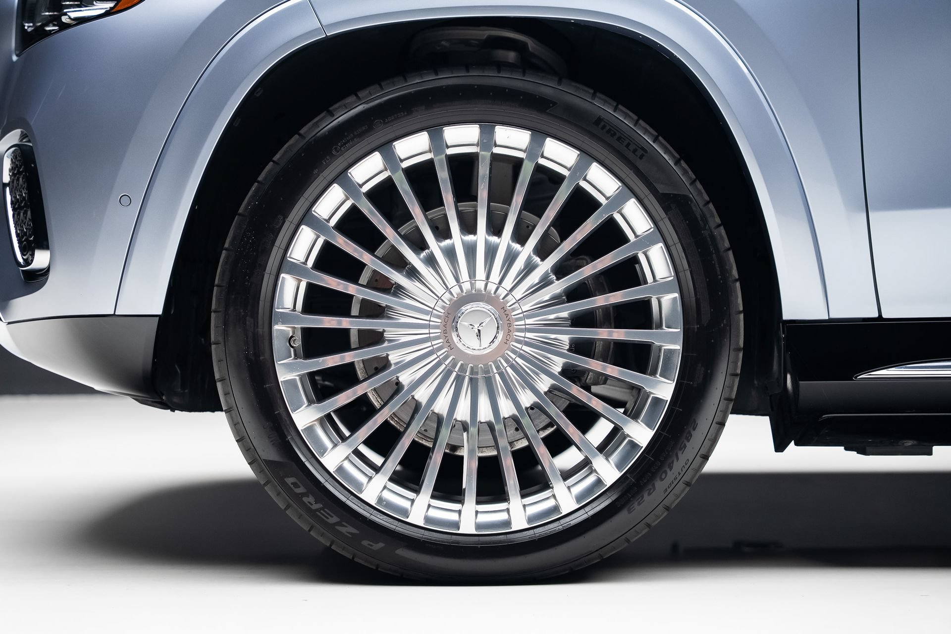 Used 2025 Mercedes-Benz Maybach GLS 600 4MATIC image 19