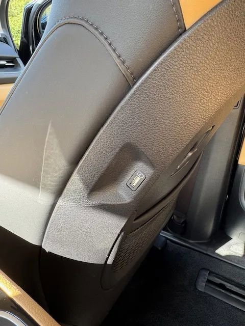 Used 2024 Kia Carnival EX image 26