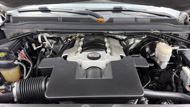 Used 2018 Cadillac Escalade ESV Luxury RWD image 35