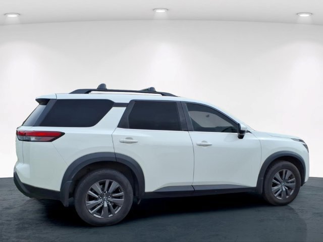Used 2022 Nissan Pathfinder SV AWD/4WD image 17