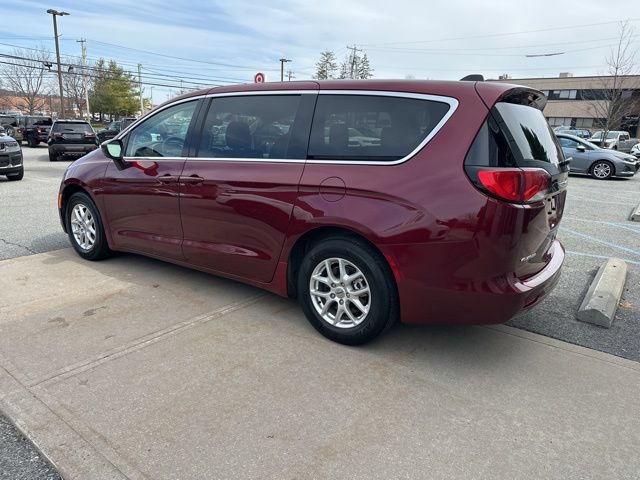 Certified 2023 Chrysler Voyager LX FWD image 4