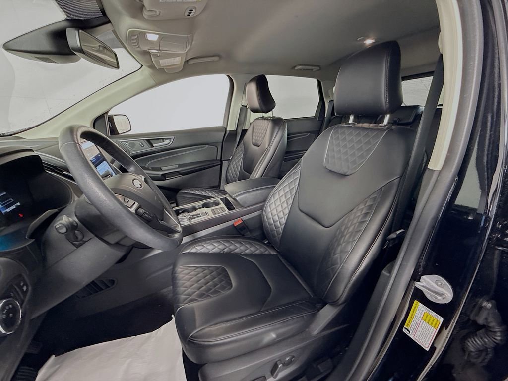 Certified 2024 Ford Edge Titanium image 2