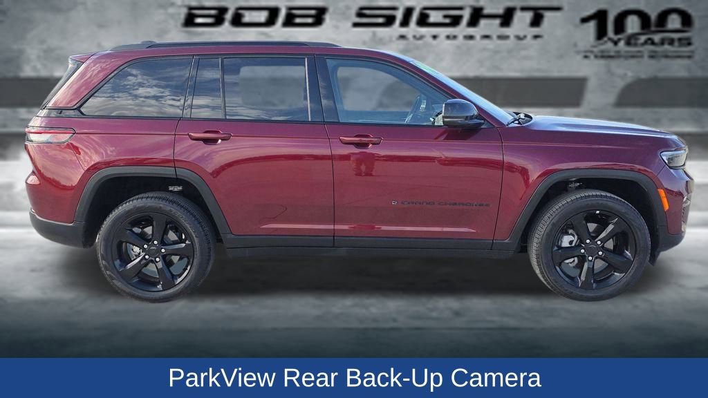 Used 2025 Jeep Grand Cherokee Limited w/ Black Appearance Package image 7