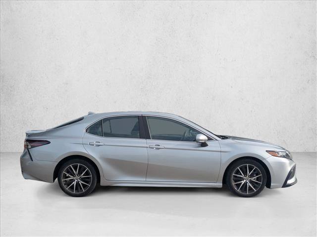 Used 2023 Toyota Camry SE FWD image 4