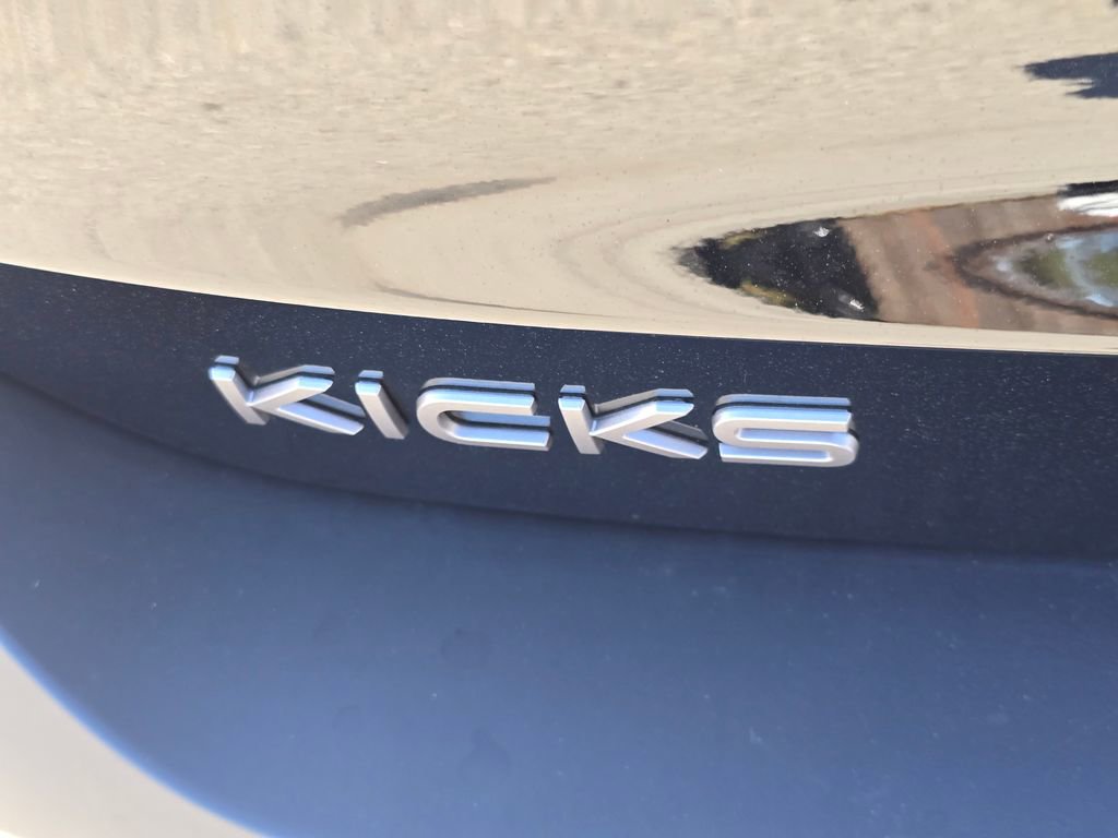 Used 2025 Nissan Kicks SR image 12