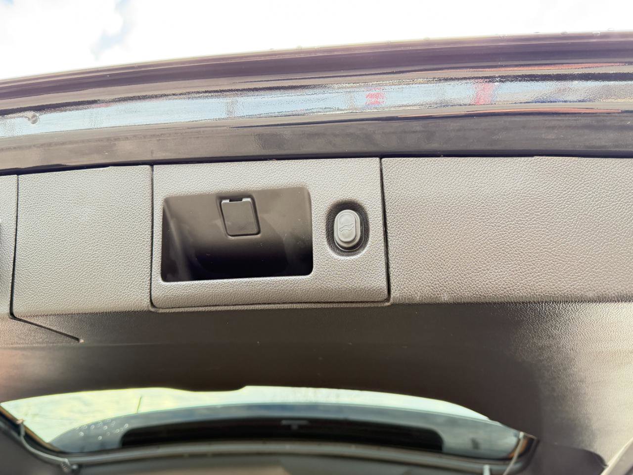 Used 2017 Chevrolet Tahoe LT image 41