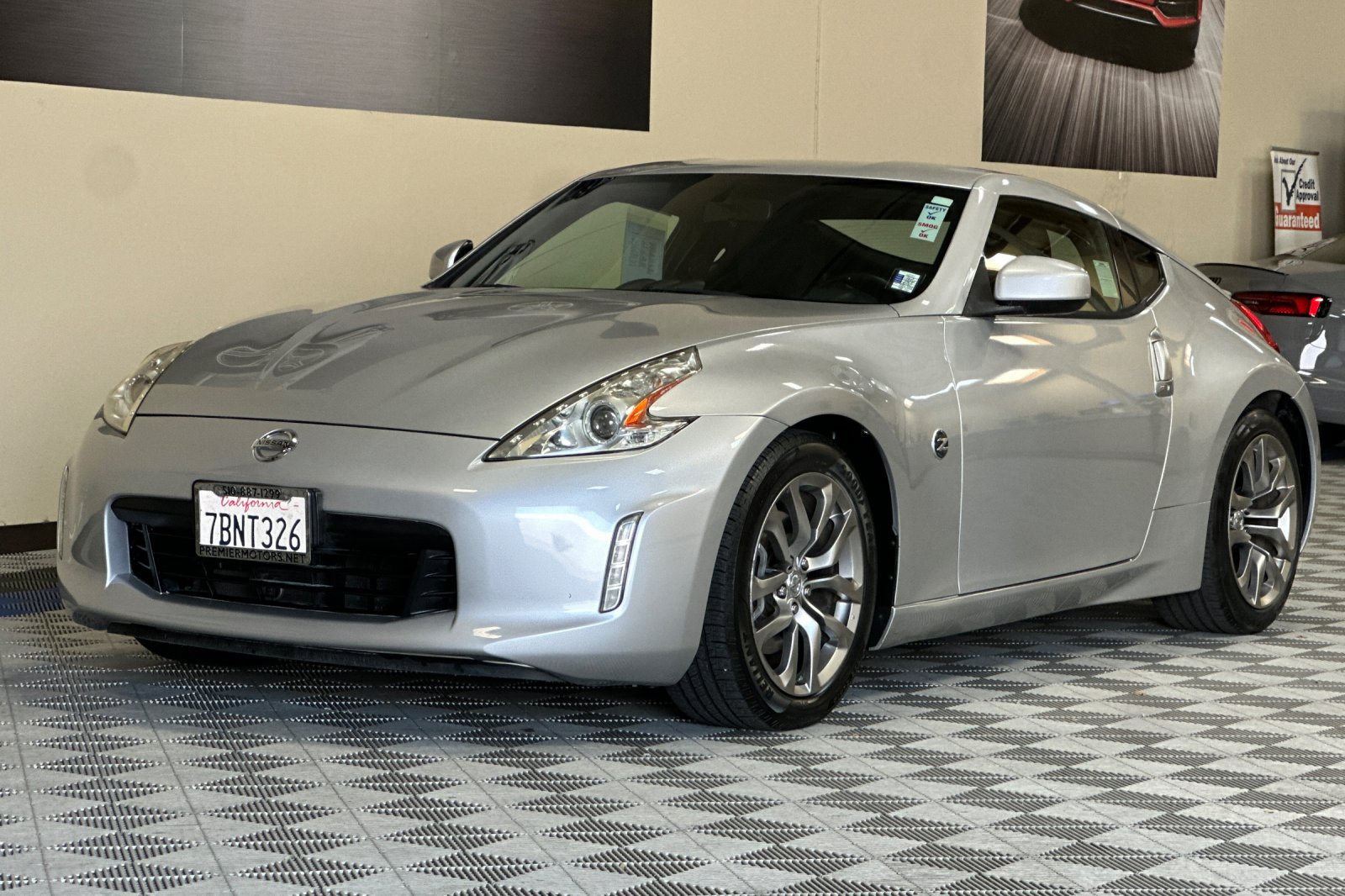 Used 2013 Nissan 370Z Coupe RWD image 8