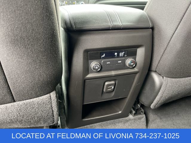 Used 2023 Chevrolet Traverse LT FWD image 20
