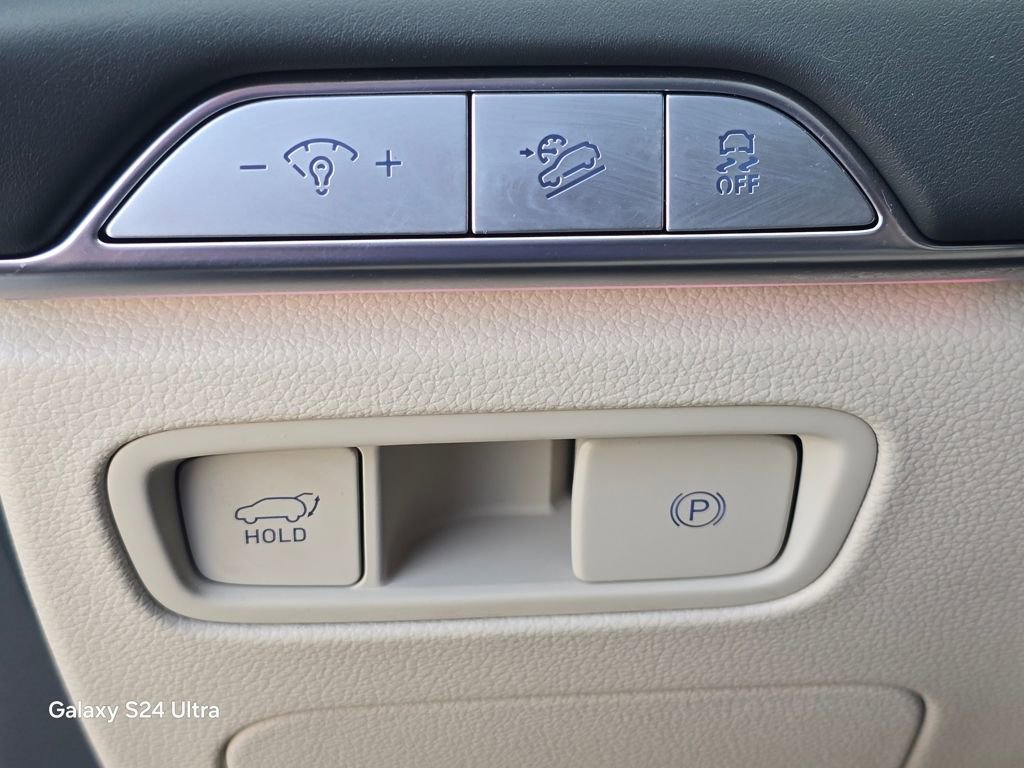 Used 2025 Genesis GV80 2.5T Prestige image 25