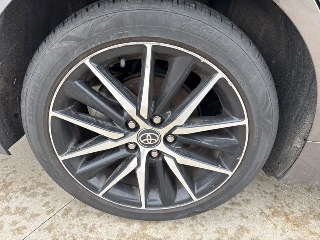 Used 2023 Toyota Camry SE image 9