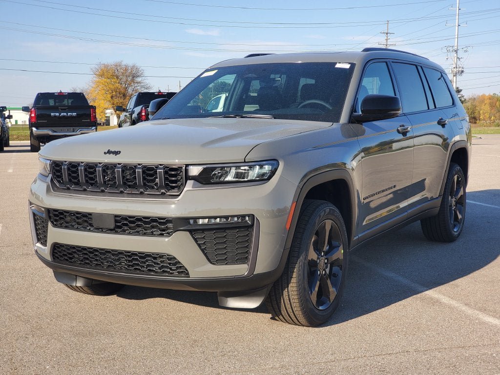 New 2027 Jeep Grand Cherokee L Limited AWD/4WD image 2