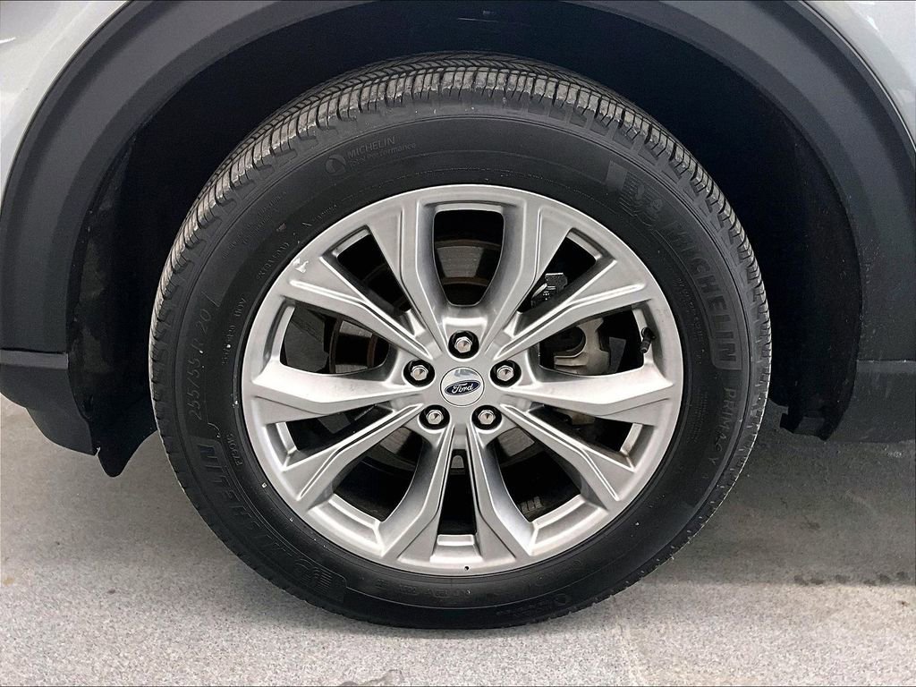 Used 2023 Ford Explorer Limited image 7