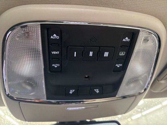 Used 2016 Chrysler 300 Limited w/ Driver Convenience Group image 27