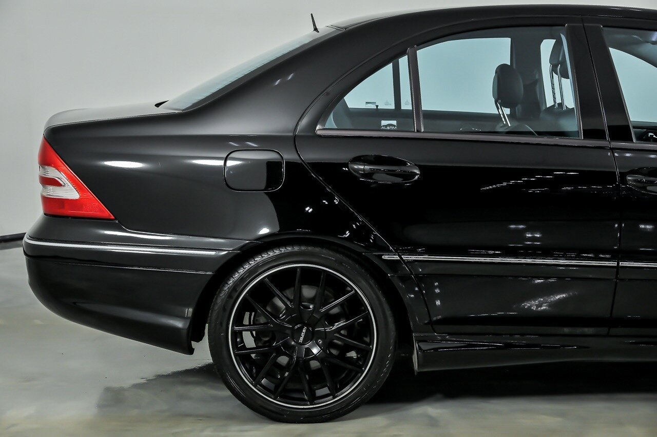 Used 2003 Mercedes-Benz C 32 AMG image 13
