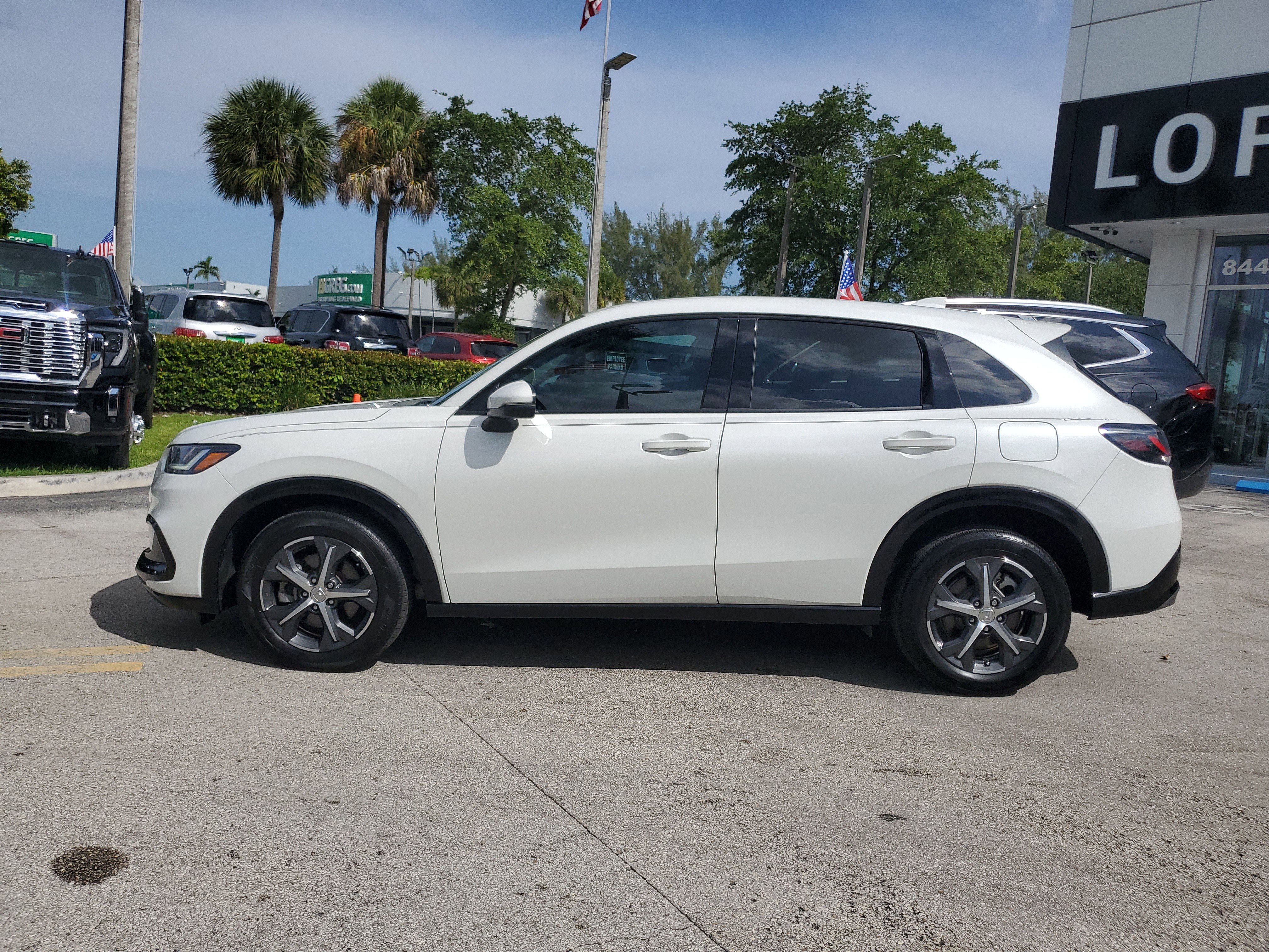 Used 2023 Honda HR-V EX-L image 8