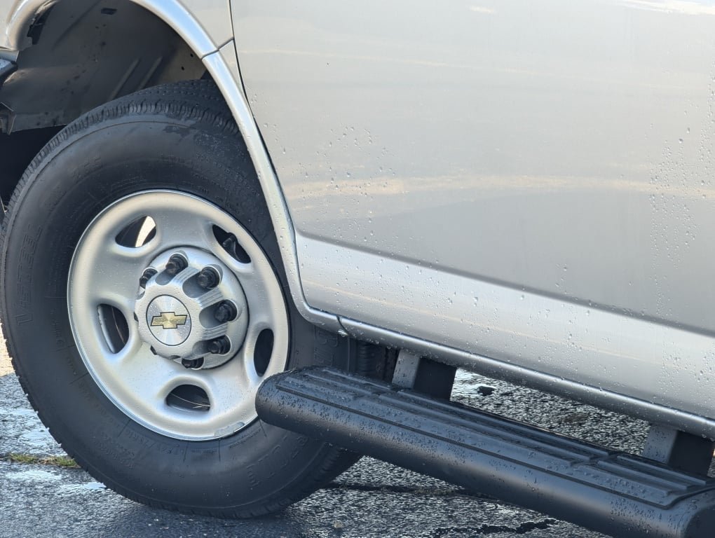 Used 2023 Chevrolet Express 3500 LS w/ Chrome Appearance Package RWD image 14