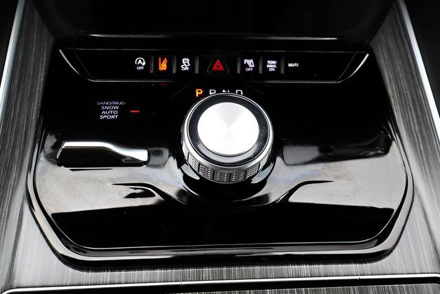 Used 2023 Jeep Wagoneer L Series II image 12