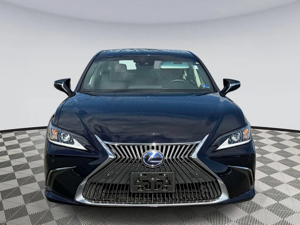 Used 2020 Lexus ES 300h w/ Accessory Package FWD image 6