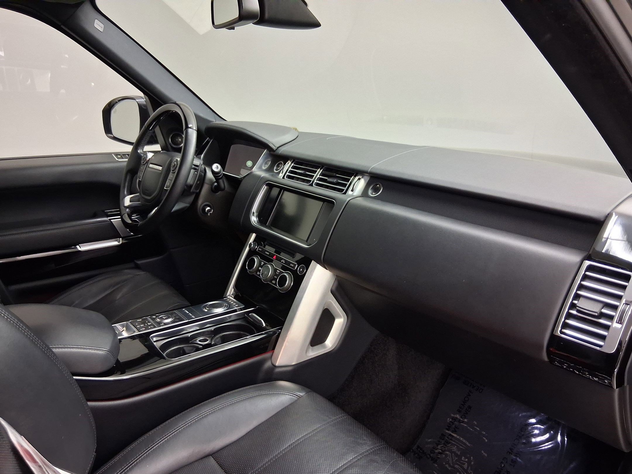 Used 2015 Land Rover Range Rover Supercharged image 35