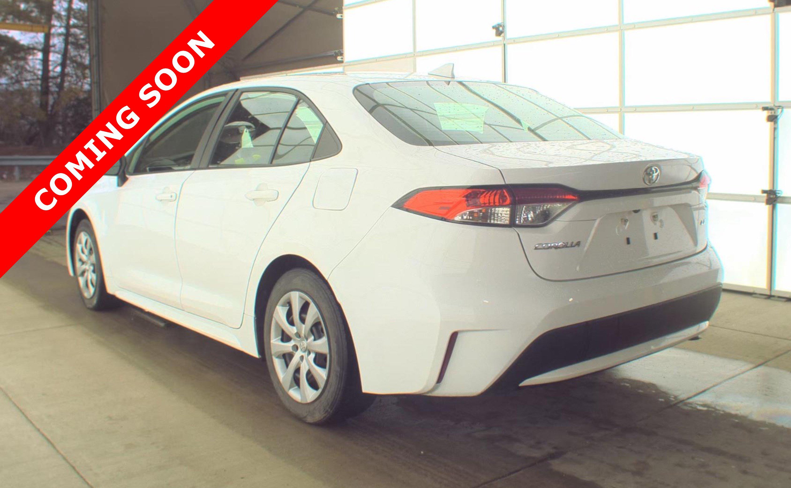 Used 2022 Toyota Corolla LE image 4