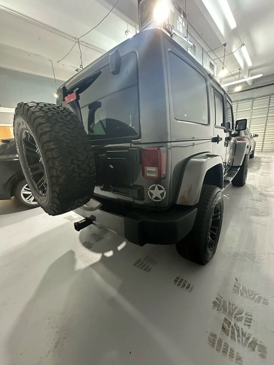 Used 2017 Jeep Wrangler Unlimited Sahara w/ Connectivity Group image 5