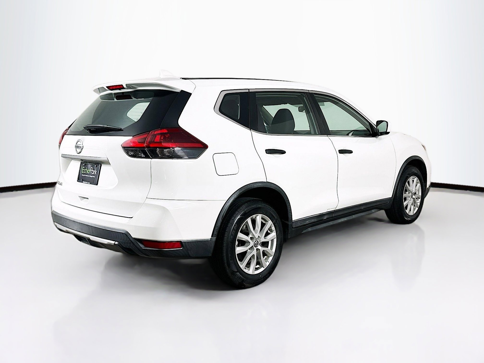 Used 2018 Nissan Rogue S image 9