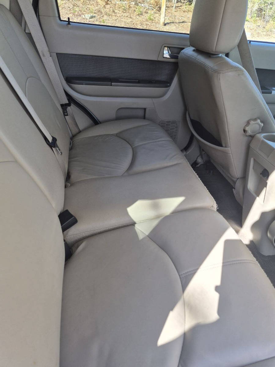 Used 2010 Mercury Mariner Premier AWD/4WD image 8