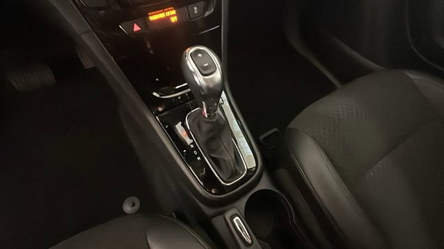 Used 2022 Buick Encore Preferred w/ Safety Package AWD/4WD image 21