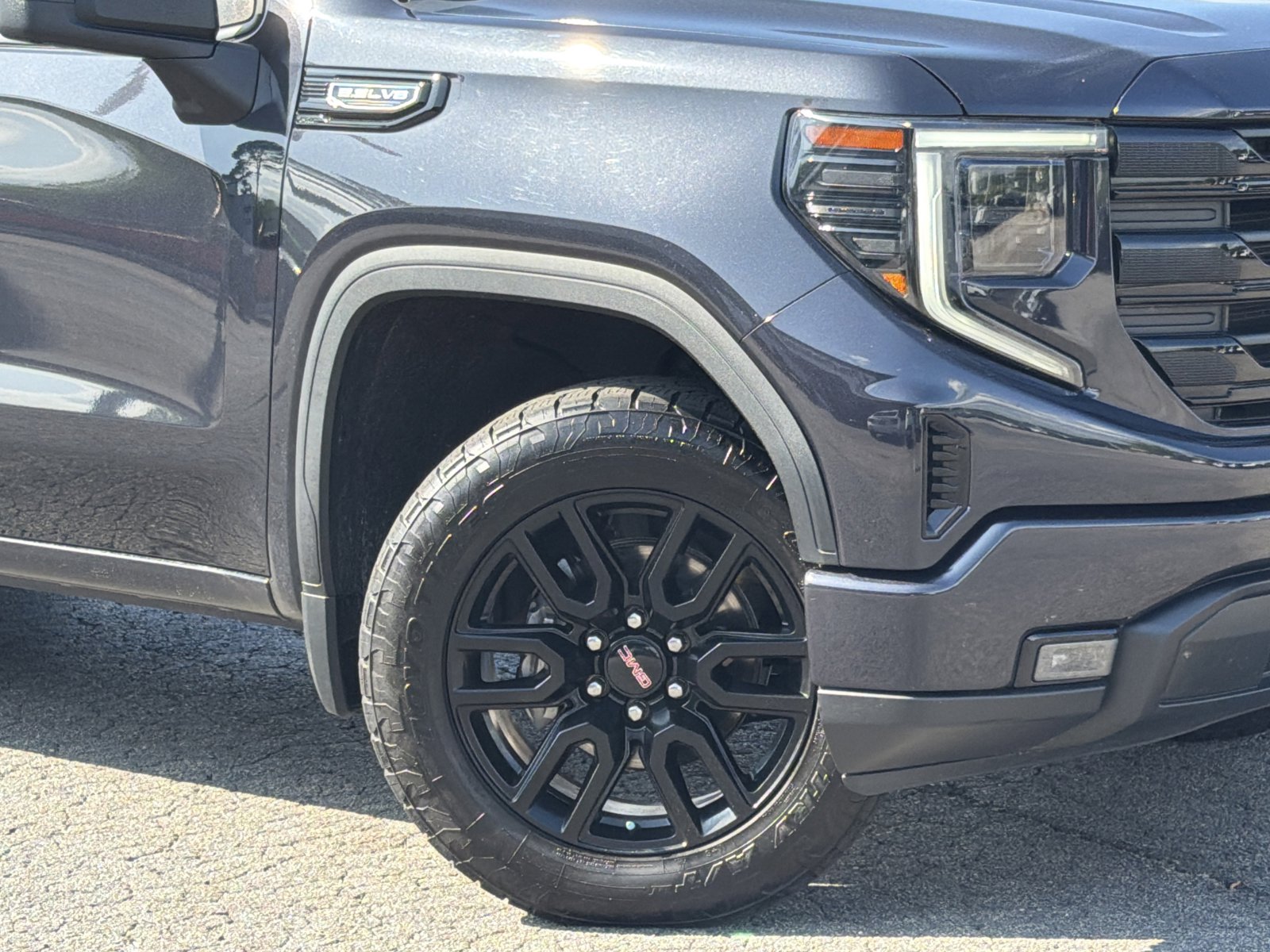 Used 2023 GMC Sierra 1500 Elevation w/ X31 Off-Road Package AWD/4WD image 6