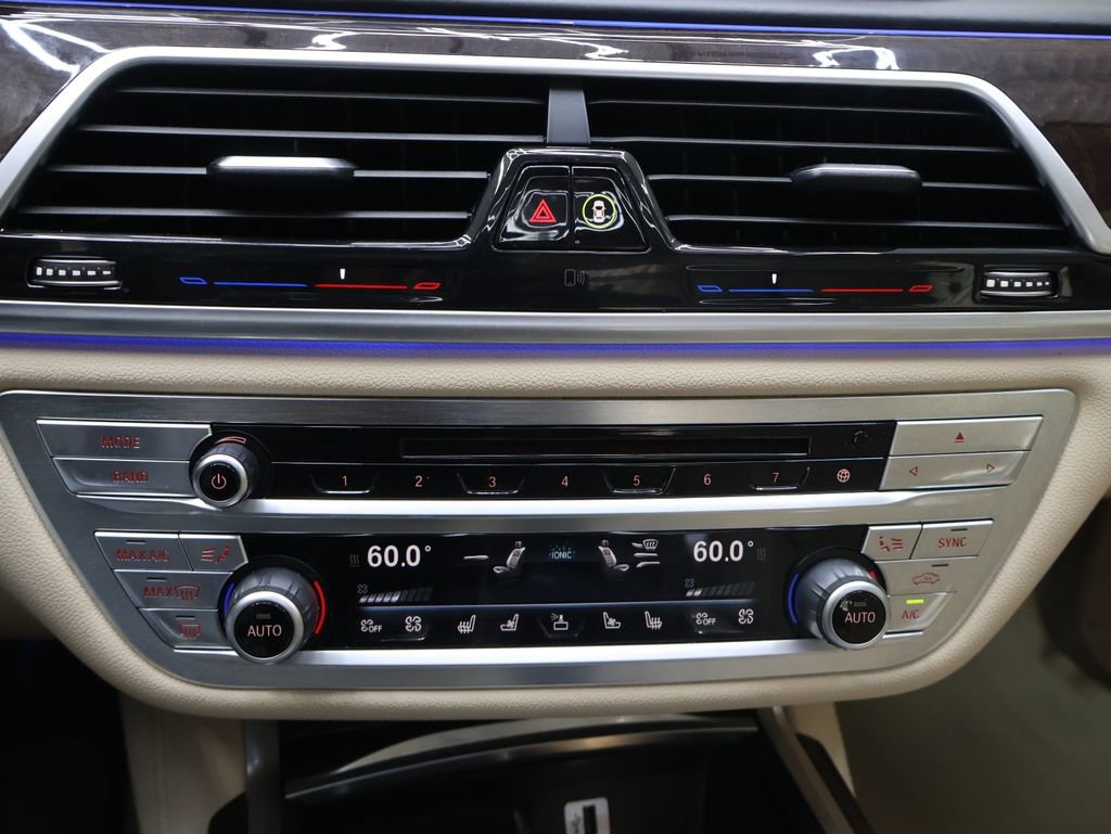 Used 2016 BMW 750i xDrive image 35