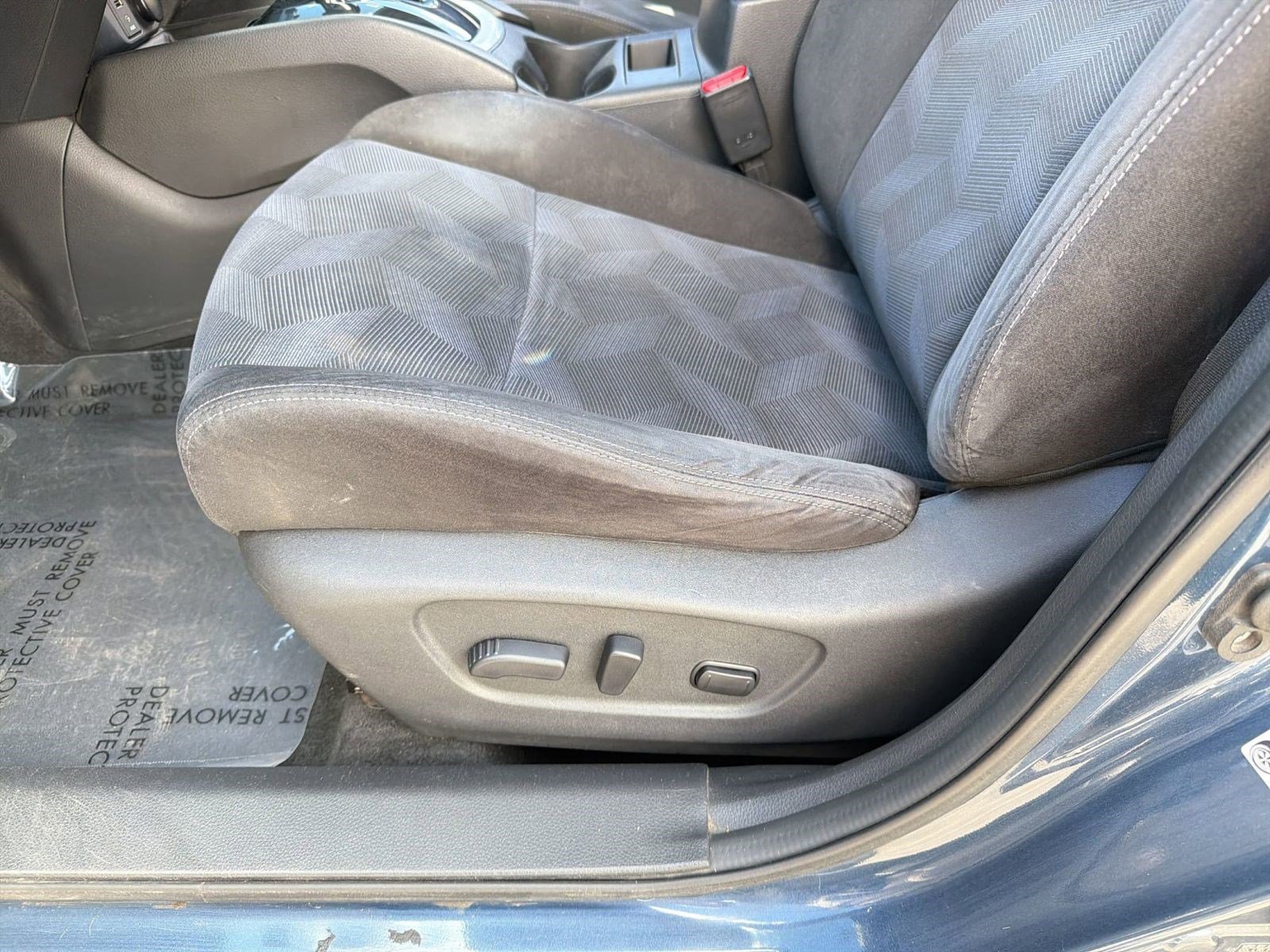 Used 2015 Nissan Rogue SV image 14