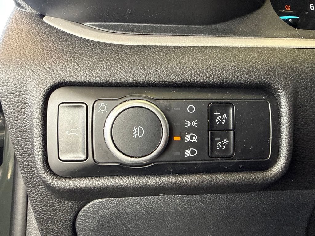 Used 2023 Ford Explorer XLT w/ Equipment Group 202A AWD/4WD image 16