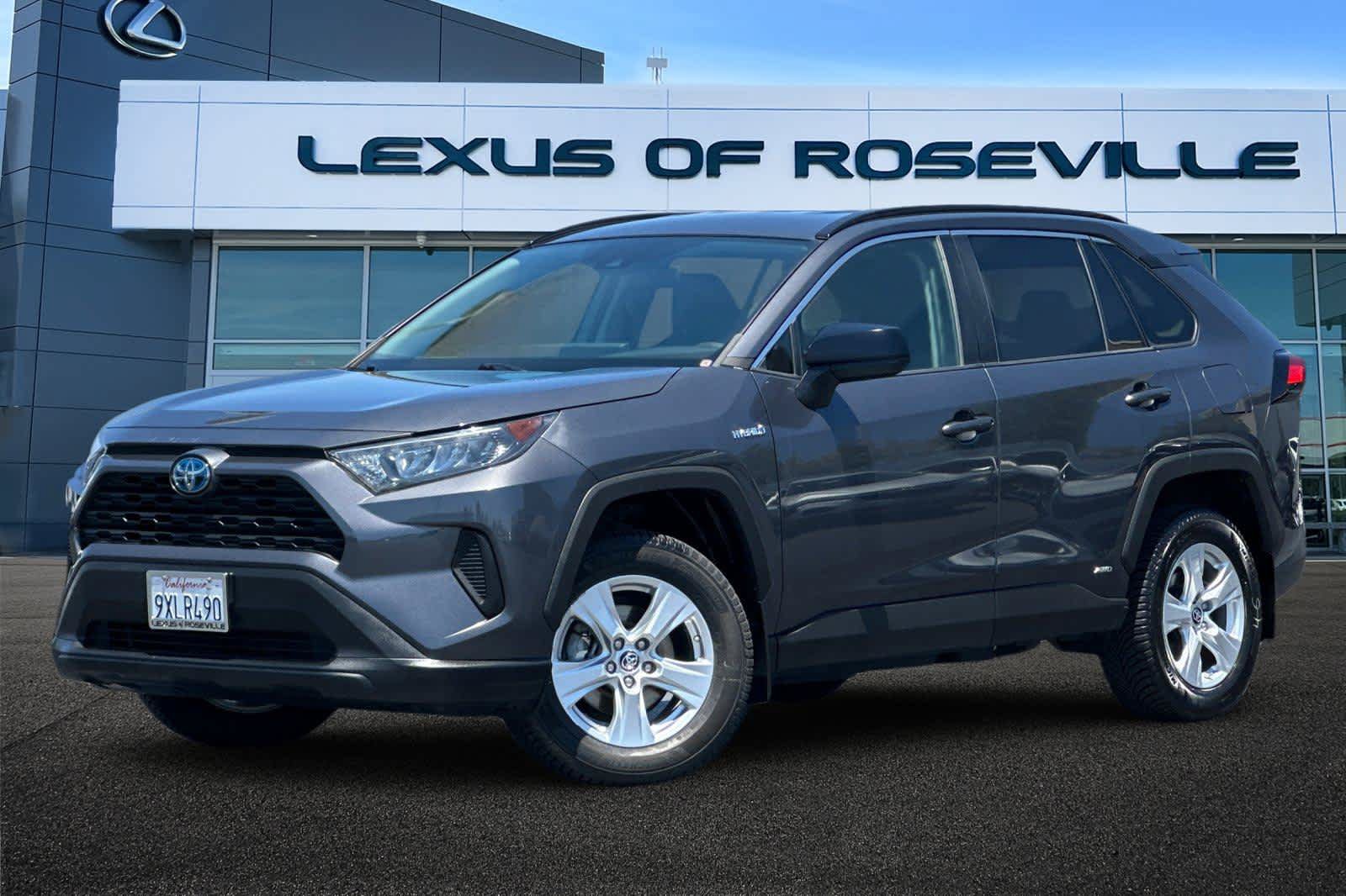 Used 2019 Toyota RAV4 LE AWD/4WD image 1