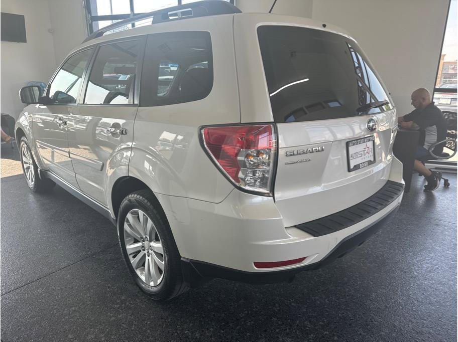 Used 2011 Subaru Forester 2.5X Premium image 3