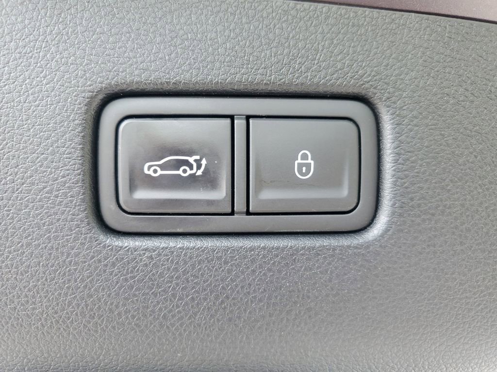 Used 2022 Genesis GV70 2.5T w/ Select Package image 16