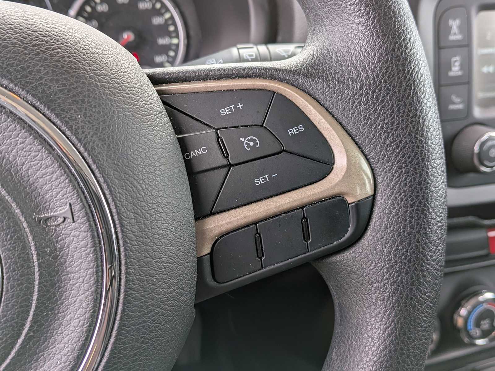 Used 2017 Jeep Renegade Sport w/ Power & Air Group image 22