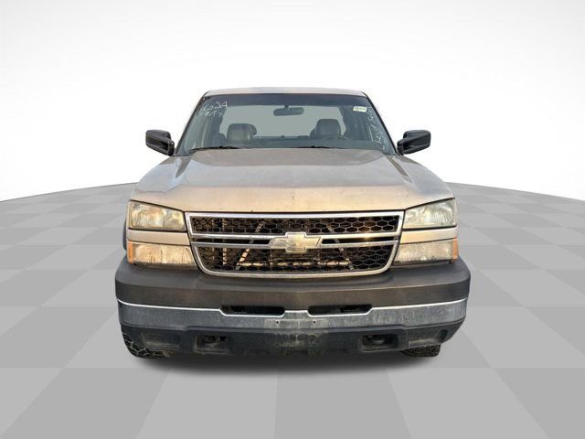 Used 2007 Chevrolet Silverado 2500 W/T w/ Skid Plate Package AWD/4WD image 2