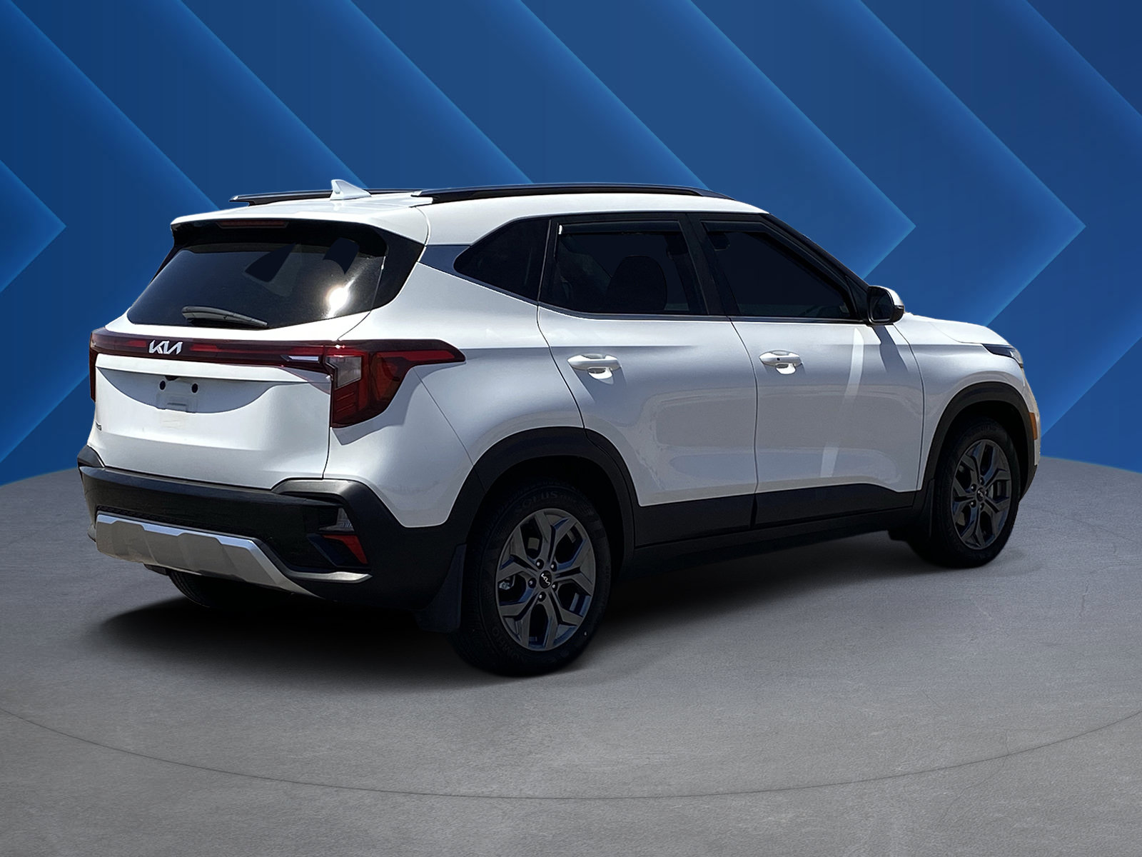 Used 2024 Kia Seltos S FWD image 3