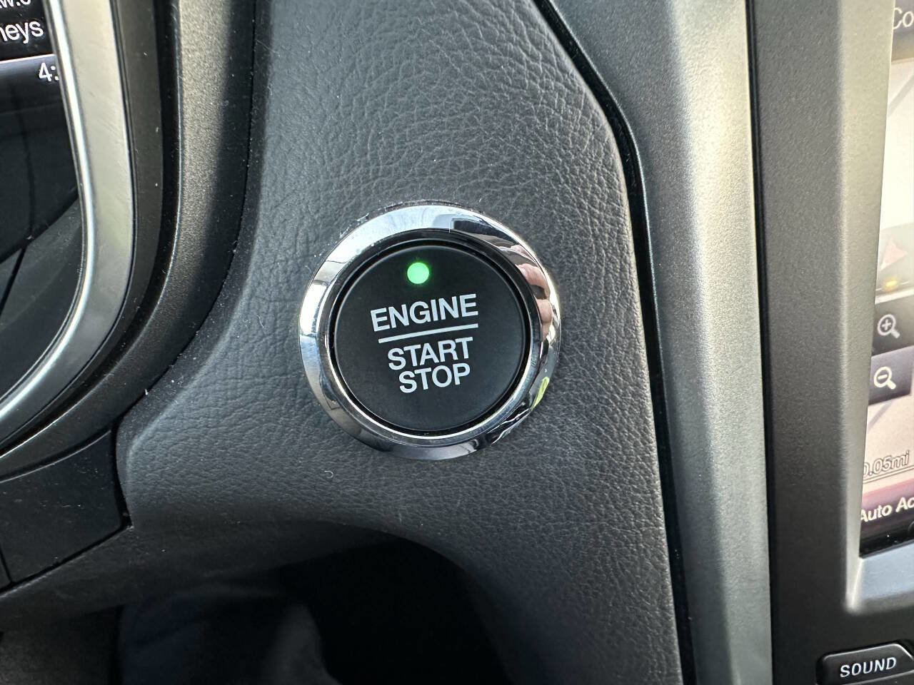 Used 2016 Ford Fusion Titanium image 28
