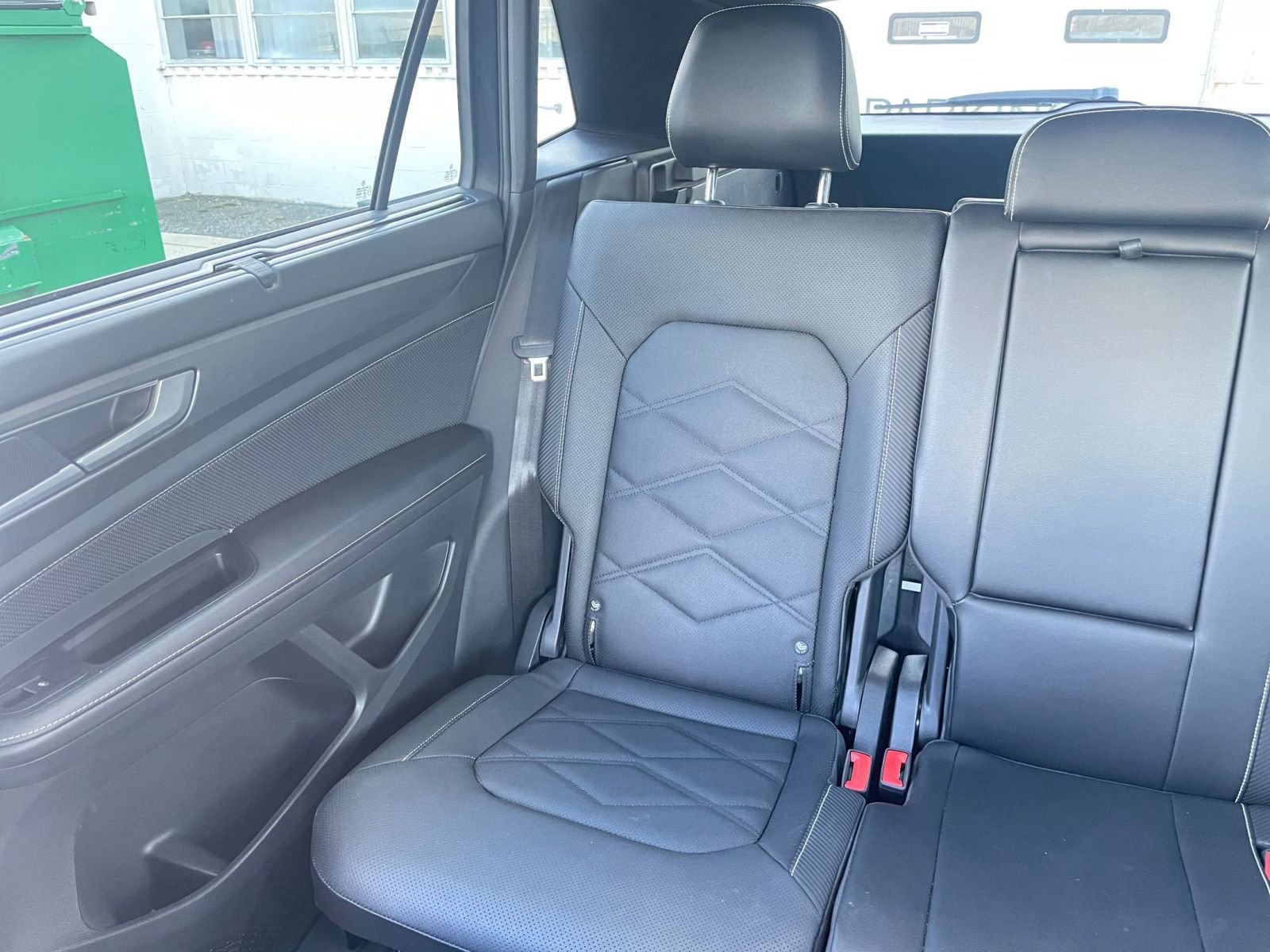 Used 2025 Volkswagen Atlas Cross Sport SE image 39