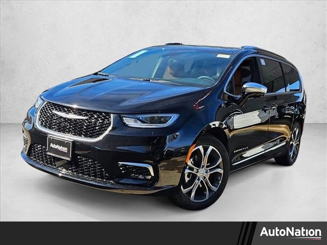 New 2026 Chrysler Pacifica Pinnacle image 1