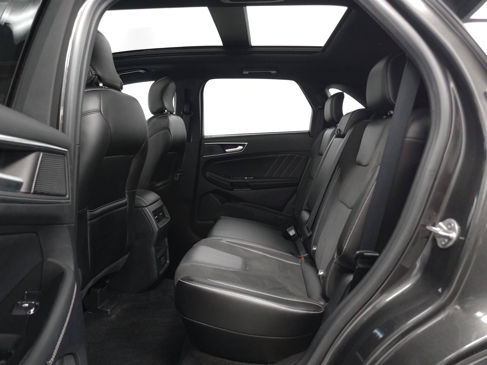 Used 2019 Ford Edge ST AWD/4WD image 9