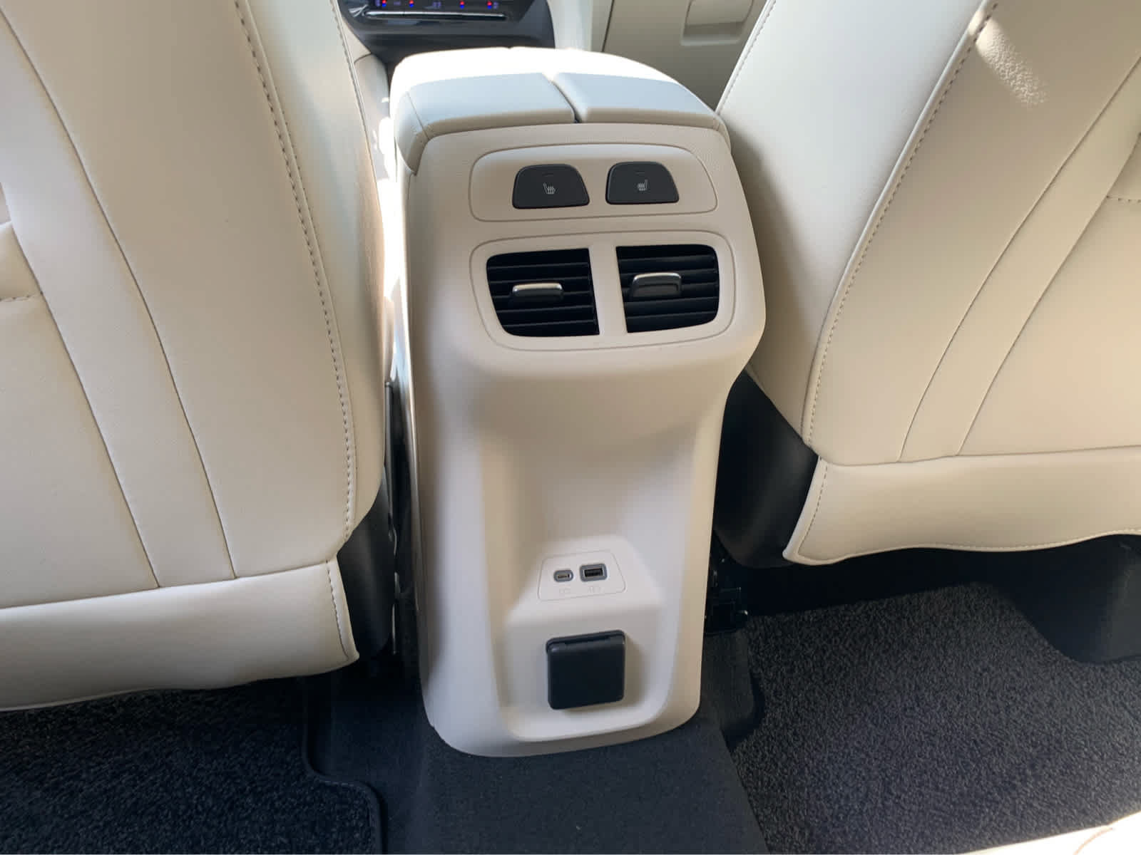 Used 2023 Buick Envision Avenir AWD/4WD image 25