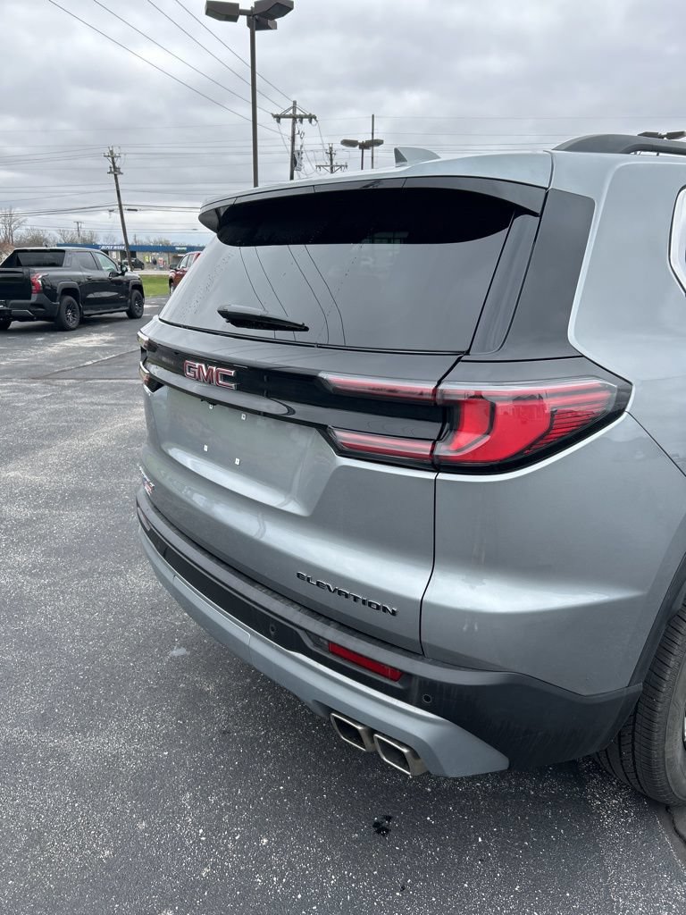 Used 2025 GMC Acadia Elevation FWD image 17
