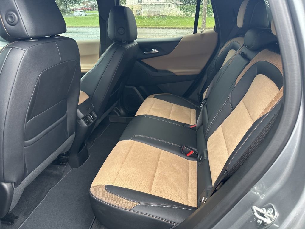 New 2025 Chevrolet Equinox ACTIV w/ Safety and Technology Package image 11